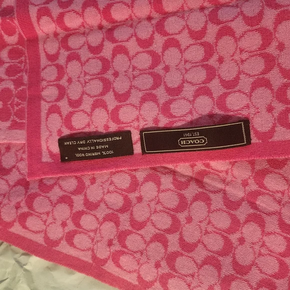Pink Patterned Scarf - Picture 4 of 6